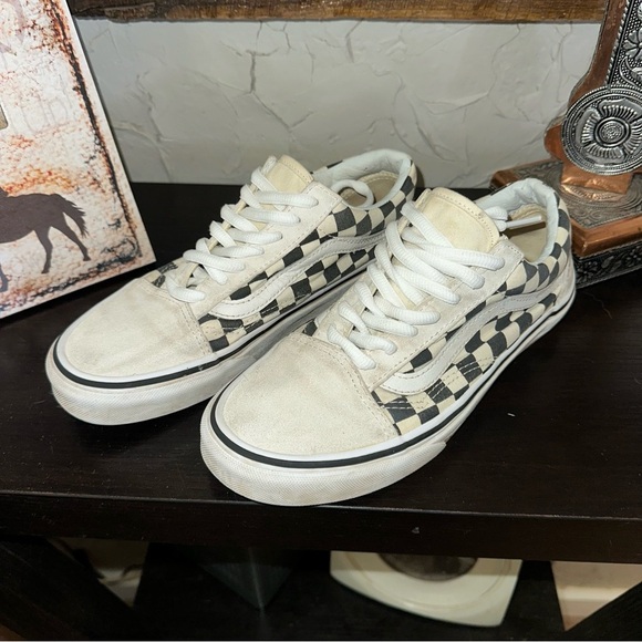 Vans Black and White Checkered Sneakers • Size: 7 - Picture 1 of 6